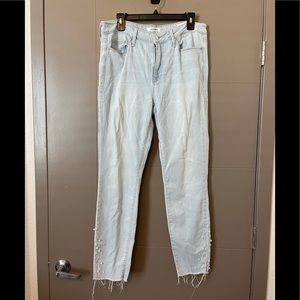 Good American jeans with pearl embellishment 👖